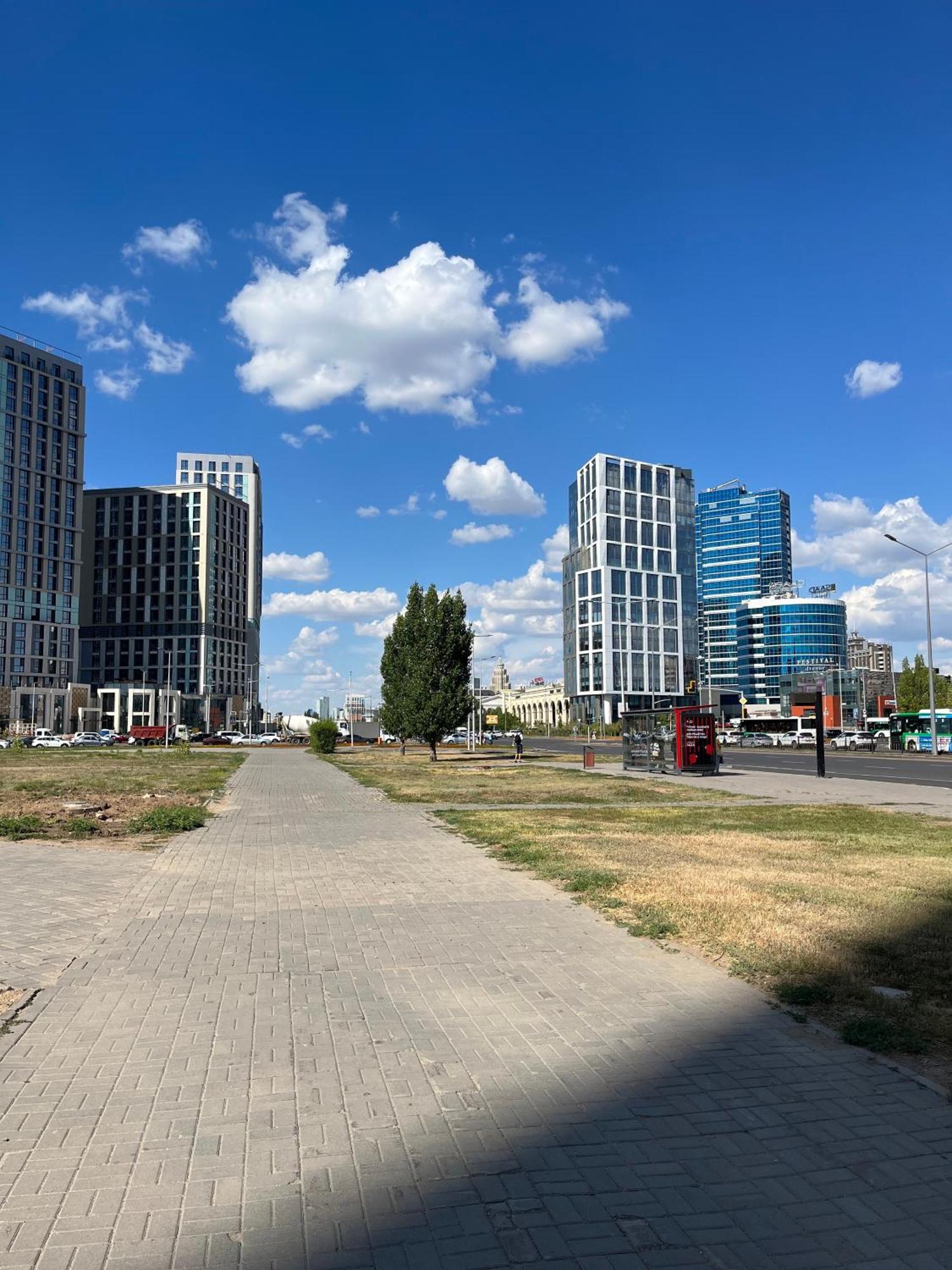 Raisson Aparthotel G32 Хан Шатыр Astana Buitenkant foto